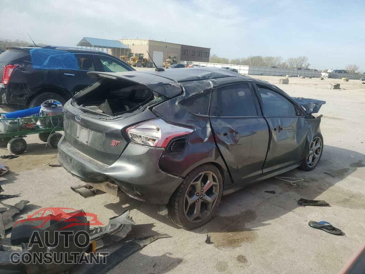 FORD FOCUS 2017 - 1FADP3L92HL257850
