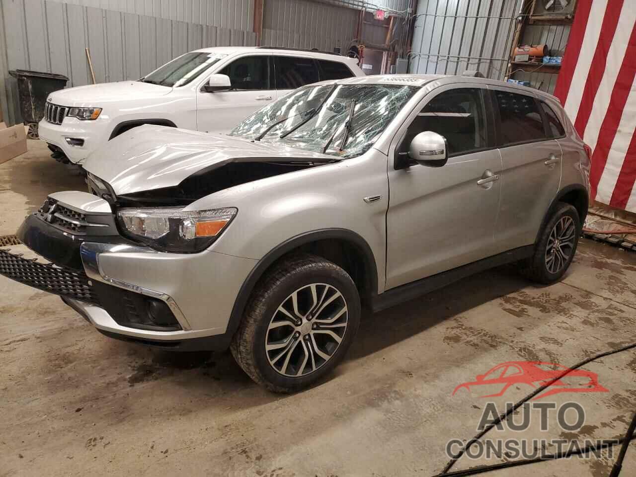 MITSUBISHI OUTLANDER 2018 - JA4AR3AU7JZ017690