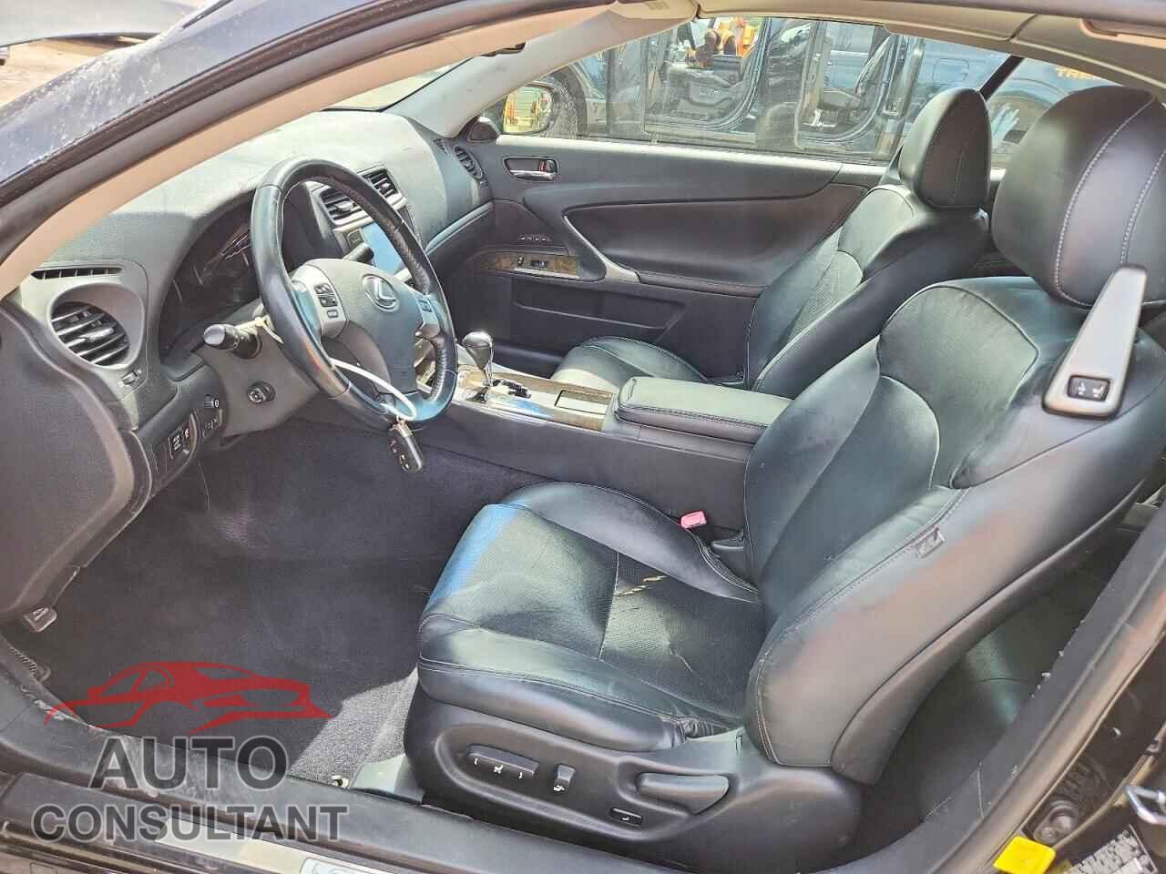 LEXUS IS 2012 - JTHFE2C27C2507246