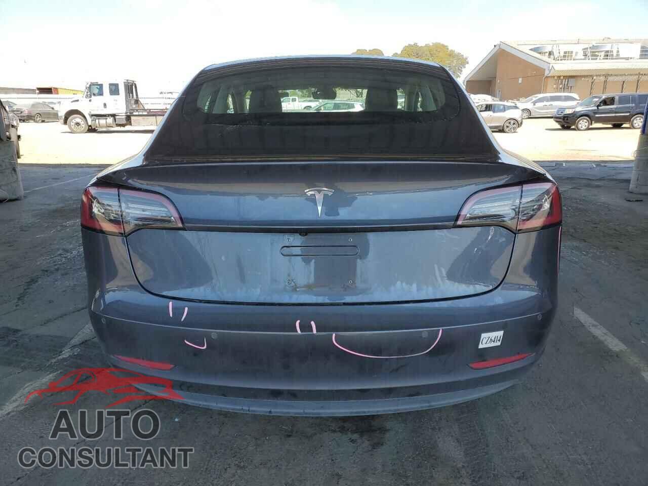 TESLA MODEL 3 2018 - 5YJ3E1EA2JF157683