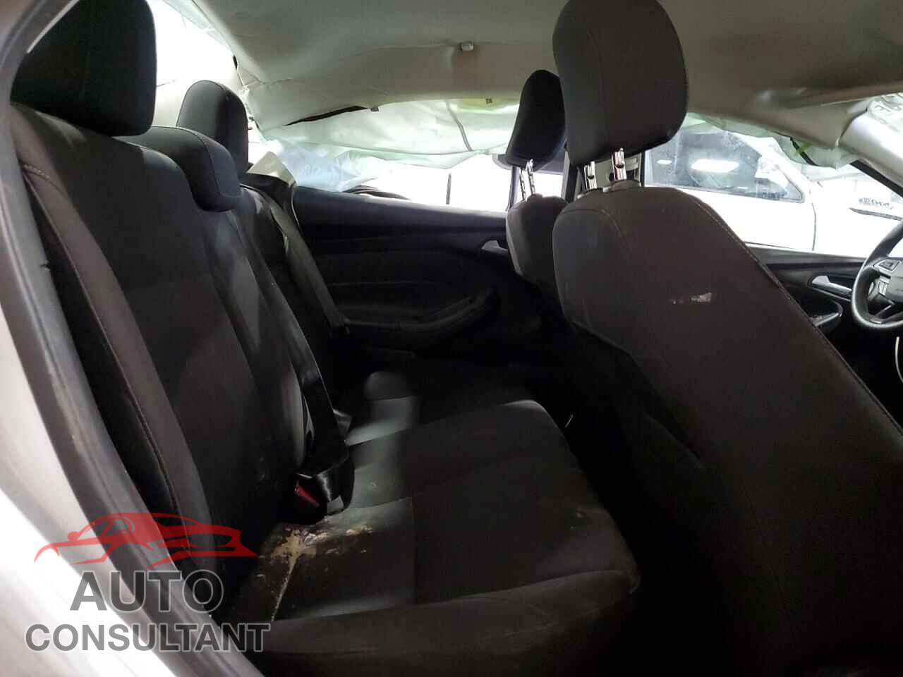 FORD FOCUS 2015 - 1FADP3F27FL262909
