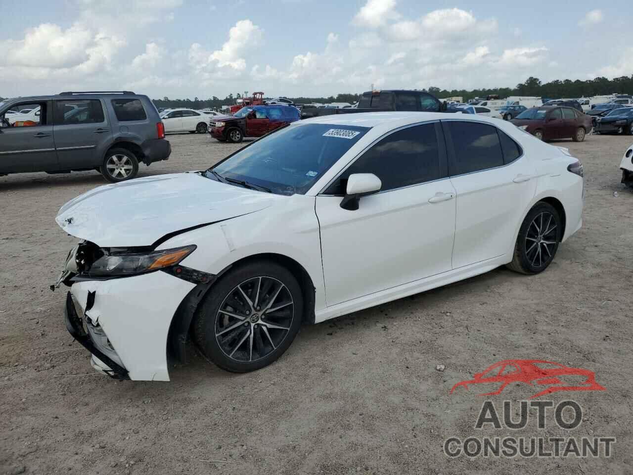TOYOTA CAMRY 2021 - 4T1G11AK6MU610674