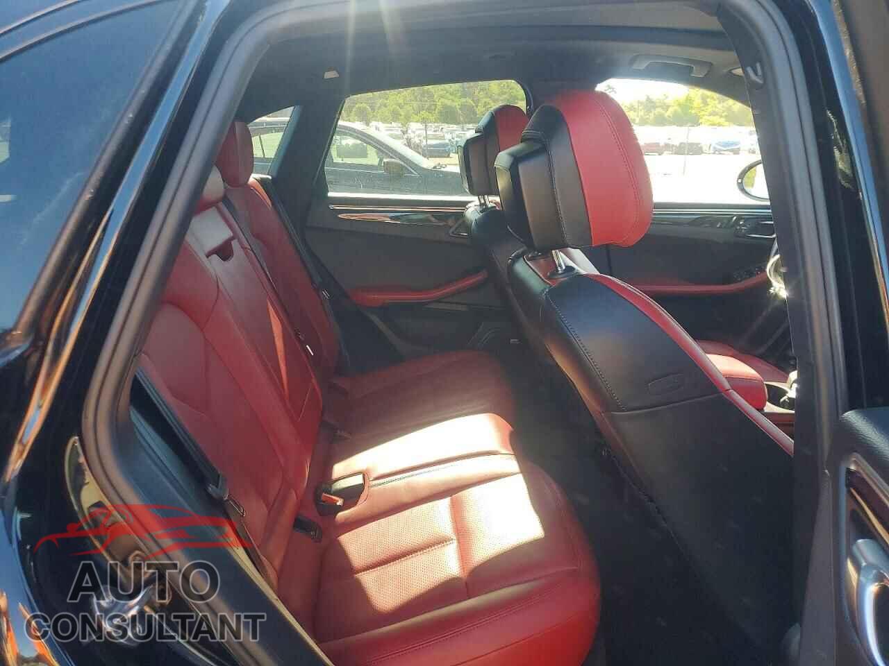 PORSCHE MACAN 2018 - WP1AA2A59JLB18473
