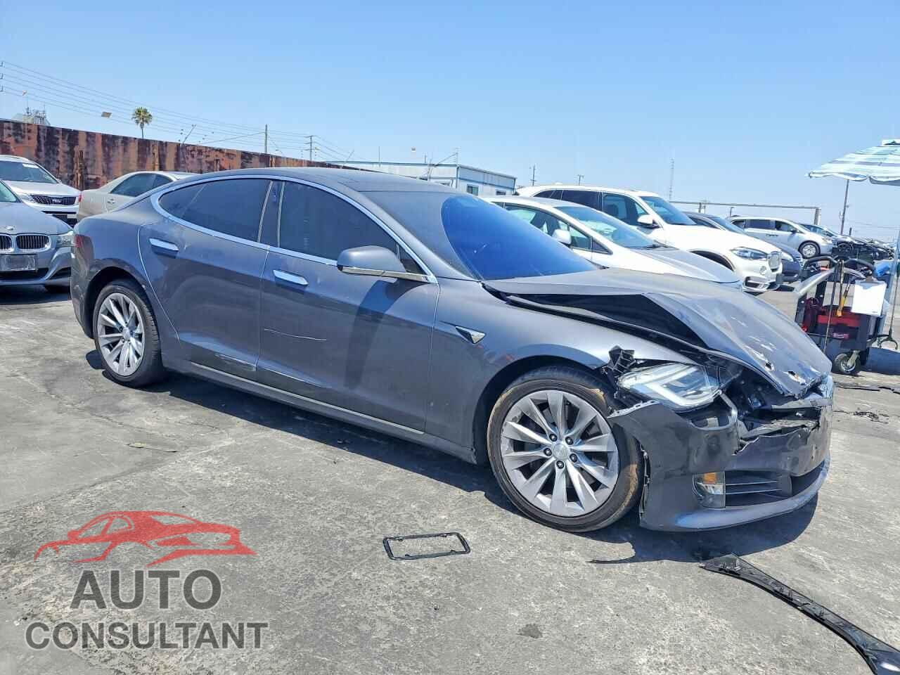 TESLA MODEL S 2018 - 5YJSA1E26JF296411