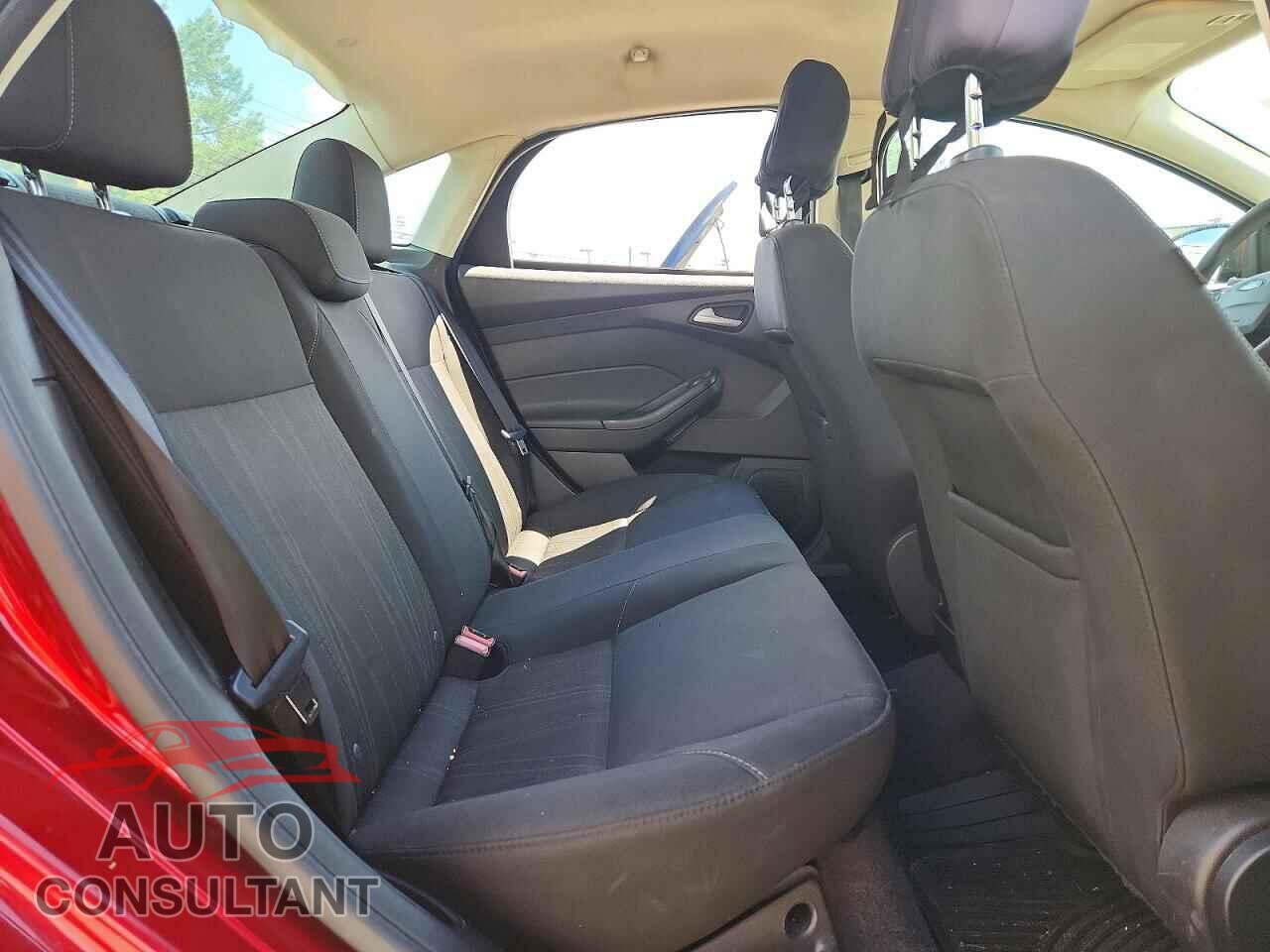 FORD FOCUS 2015 - 1FADP3F21FL333862