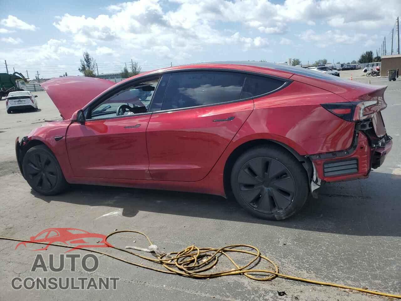TESLA MODEL 3 2025 - 5YJ3E1EA4SF897642