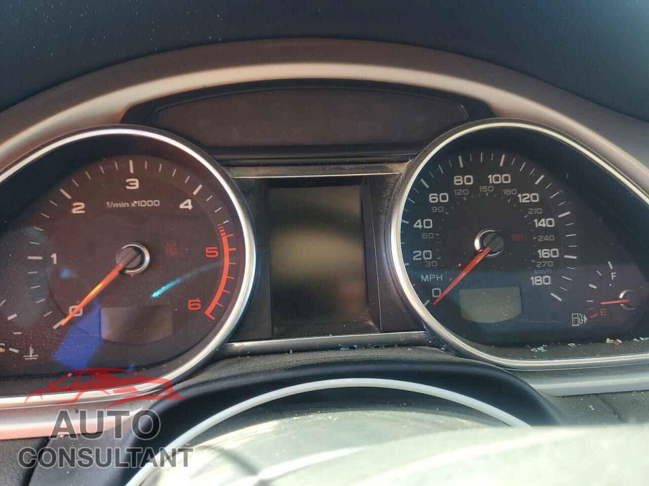 AUDI Q7 2012 - WA1LMAFE1CD000381