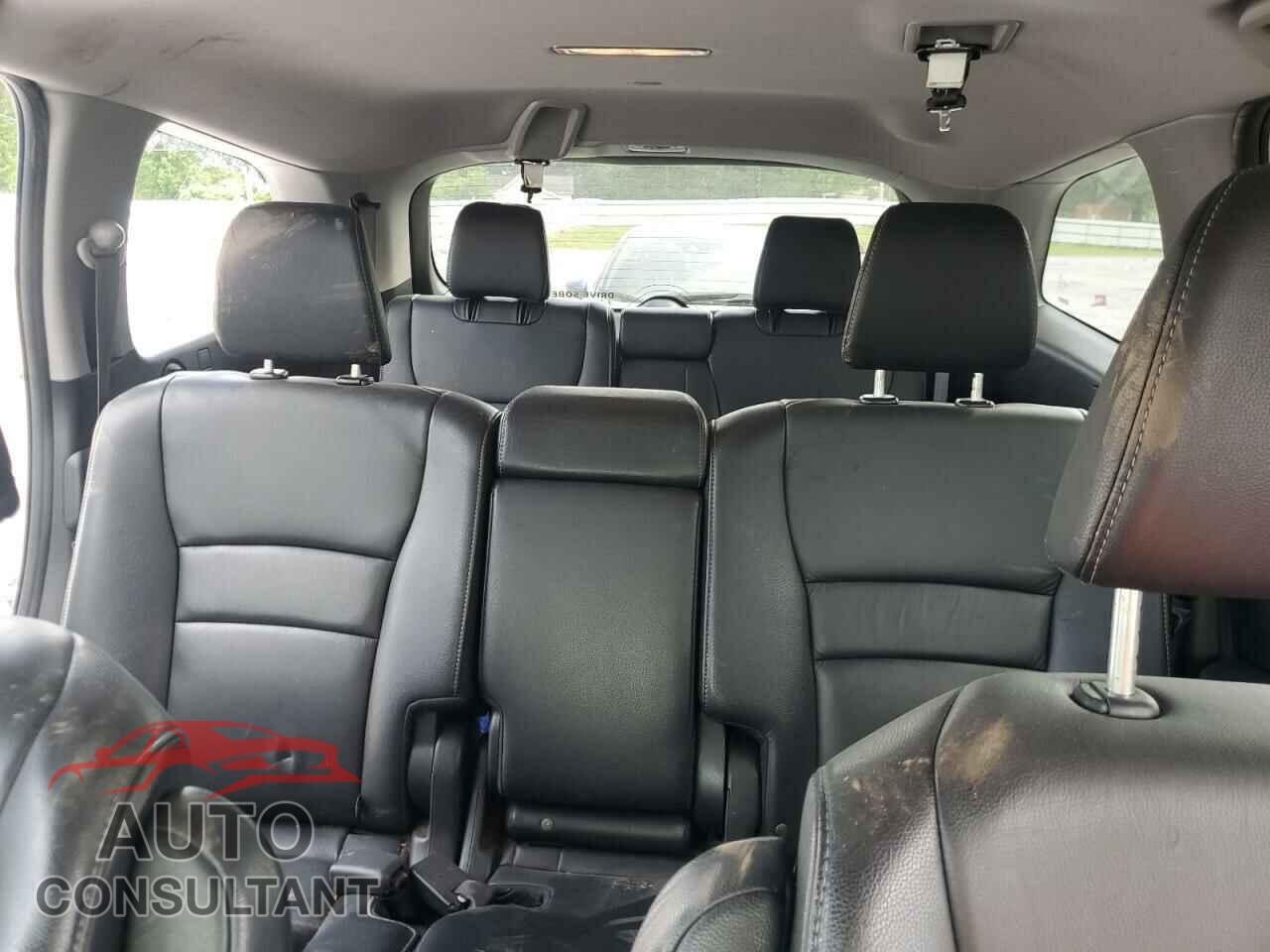 HONDA PILOT 2019 - 5FNYF6H56KB045761