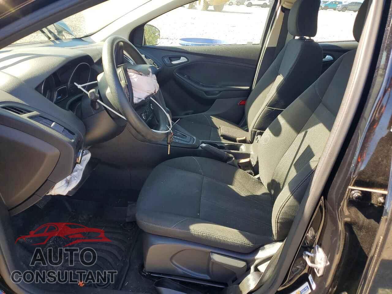 FORD FOCUS 2017 - 1FADP3K22HL211469