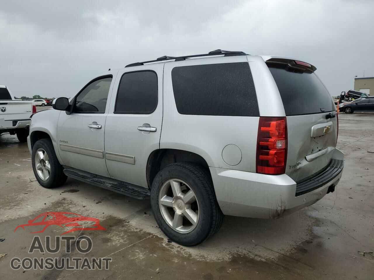 CHEVROLET TAHOE 2013 - 1GNSCAE05DR252687