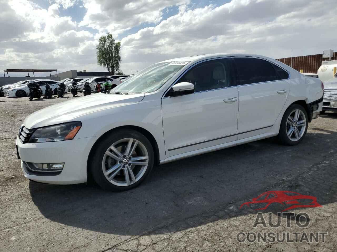 VOLKSWAGEN PASSAT 2015 - 1VWCV7A38FC089319