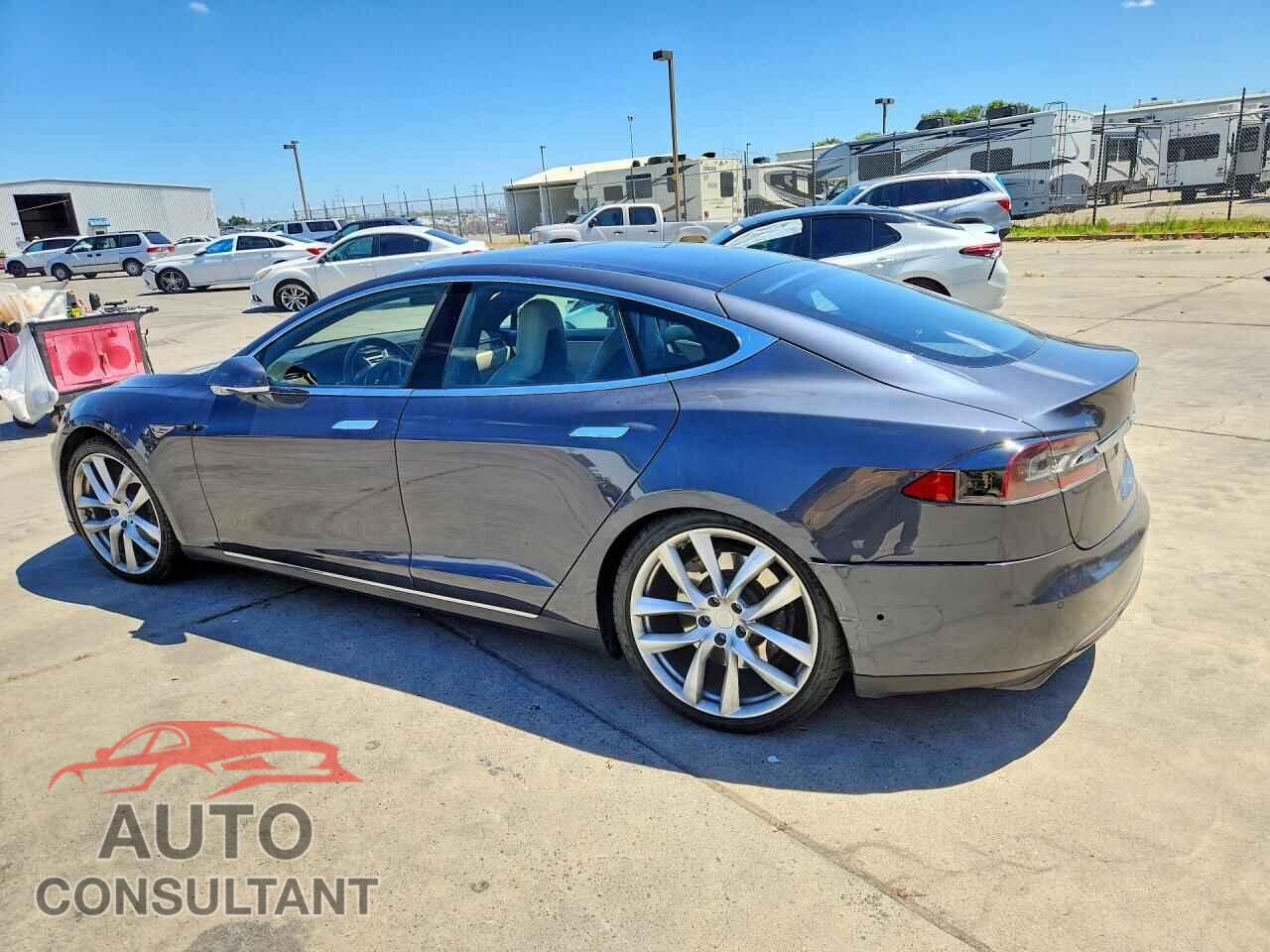 TESLA MODEL S 2015 - 5YJSA1E29FF119696