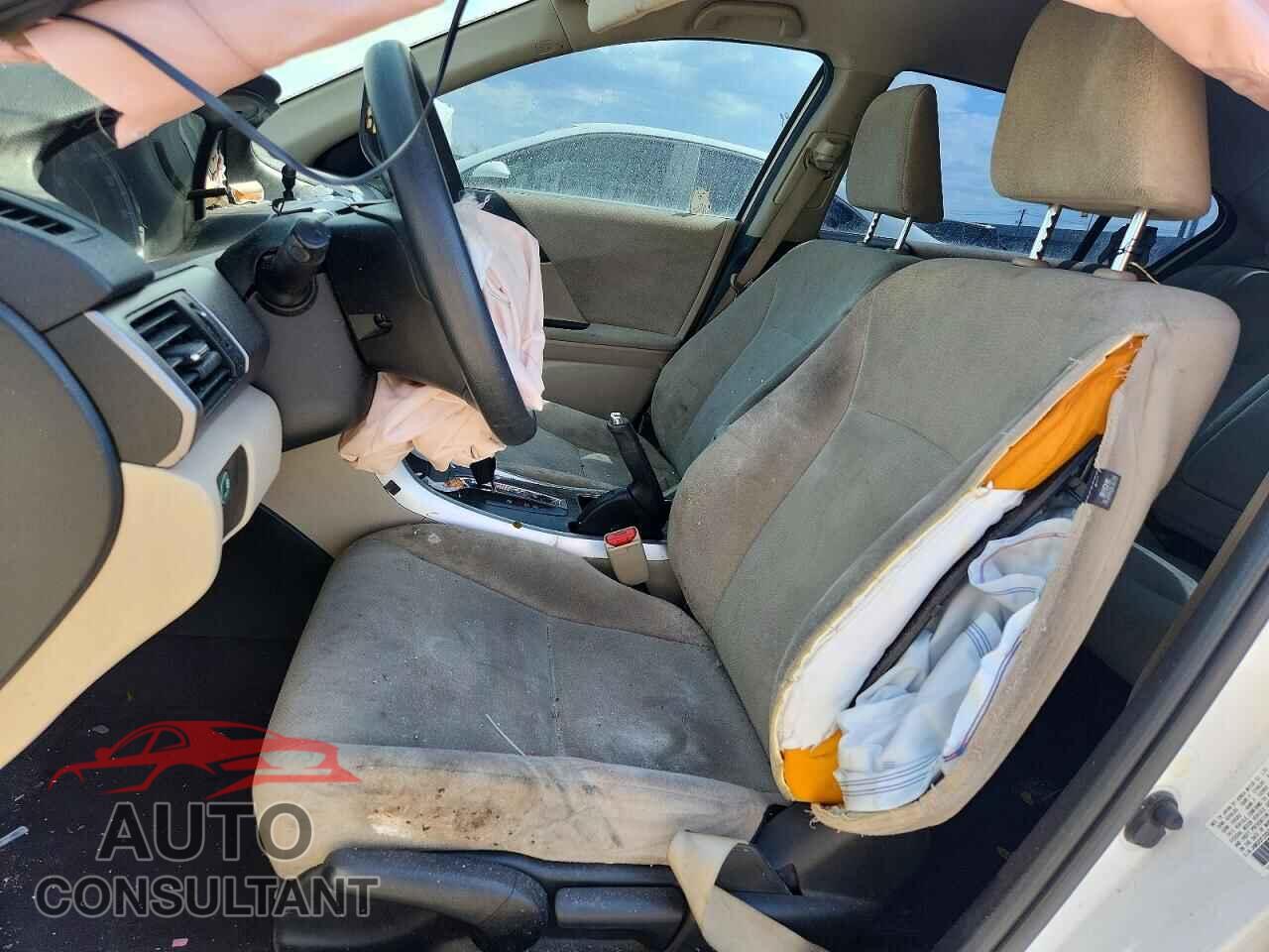 HONDA ACCORD 2013 - JHMCR2F33DC000142
