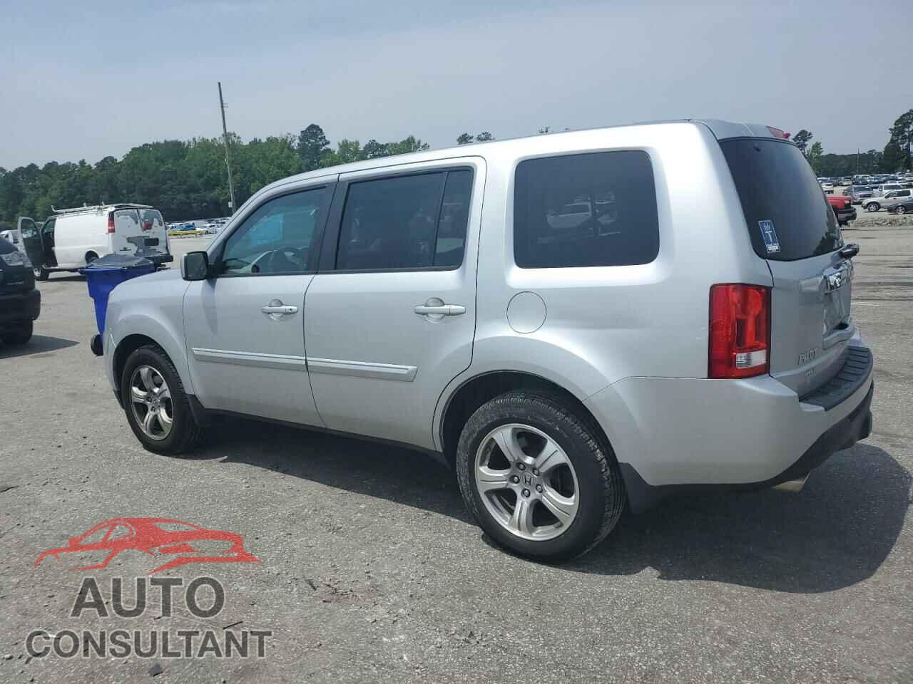 HONDA PILOT 2013 - 5FNYF4H55DB070142