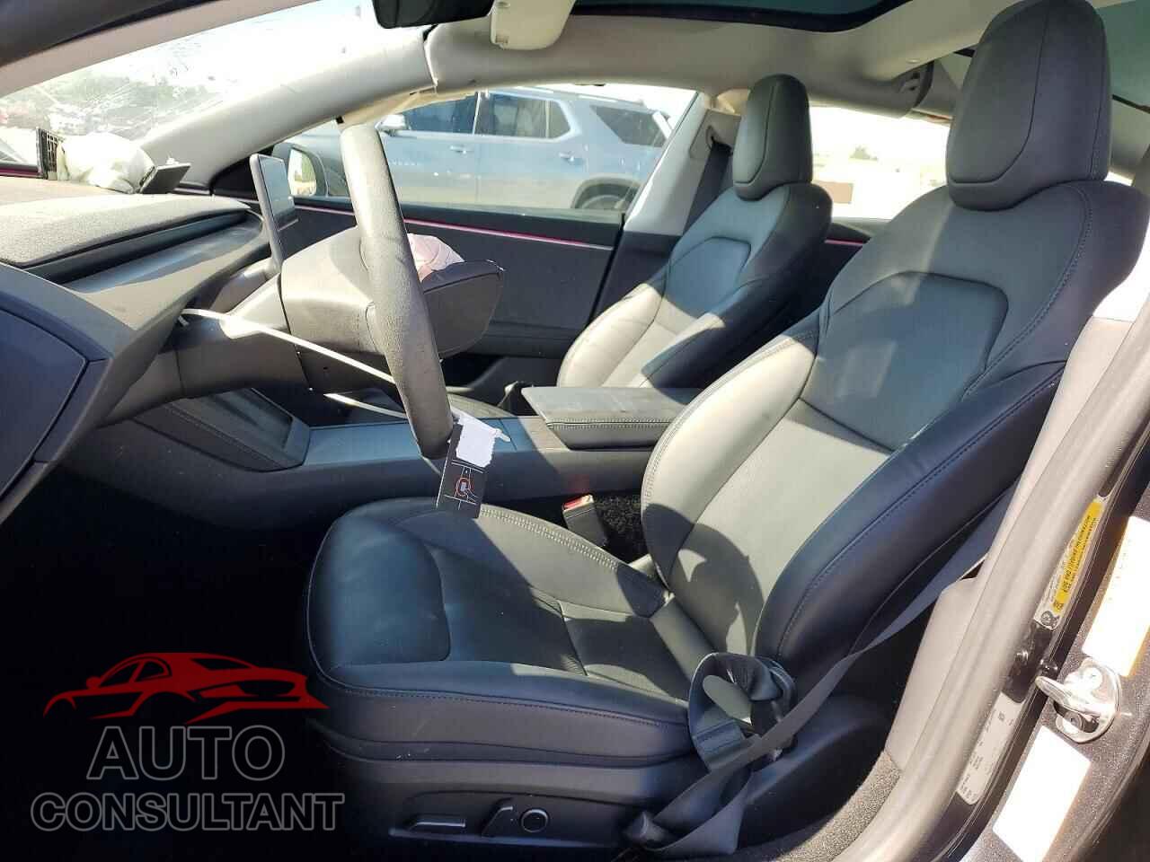 TESLA MODEL 3 2024 - 5YJ3E1EA4RF786633