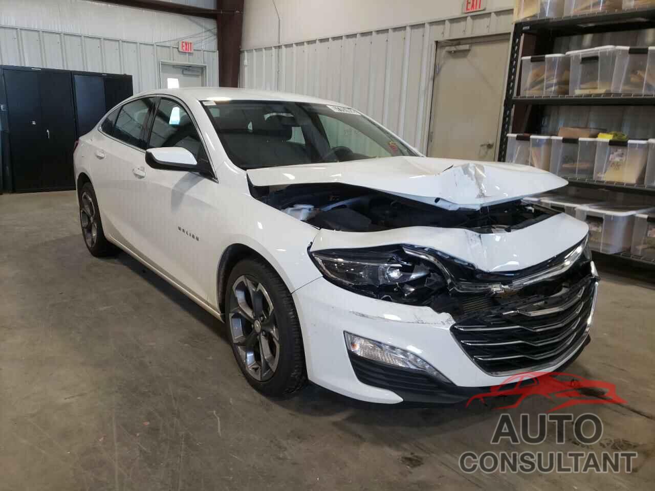 CHEVROLET MALIBU 2021 - 1G1ZD5ST4MF022045