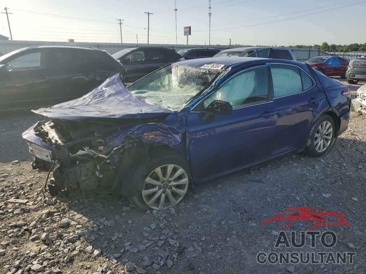 TOYOTA CAMRY 2018 - 4T1B11HK4JU550938