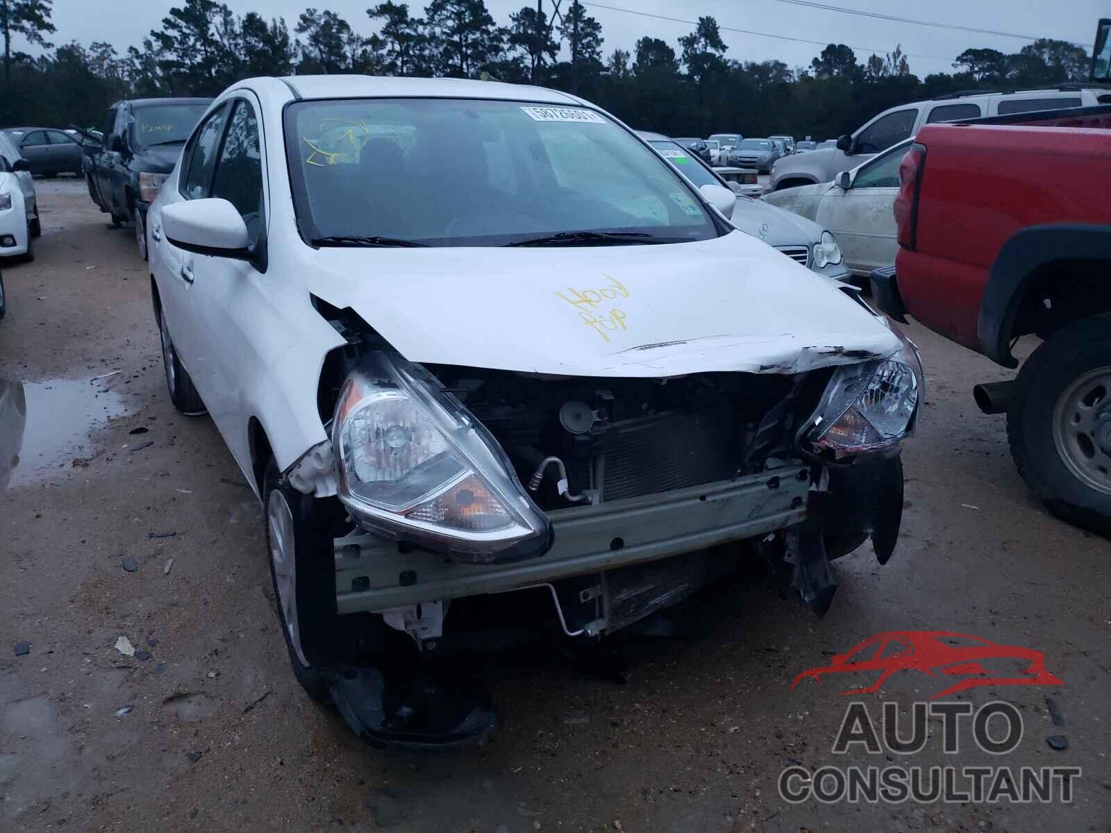 NISSAN VERSA 2018 - 3N1CN7AP0JL840841