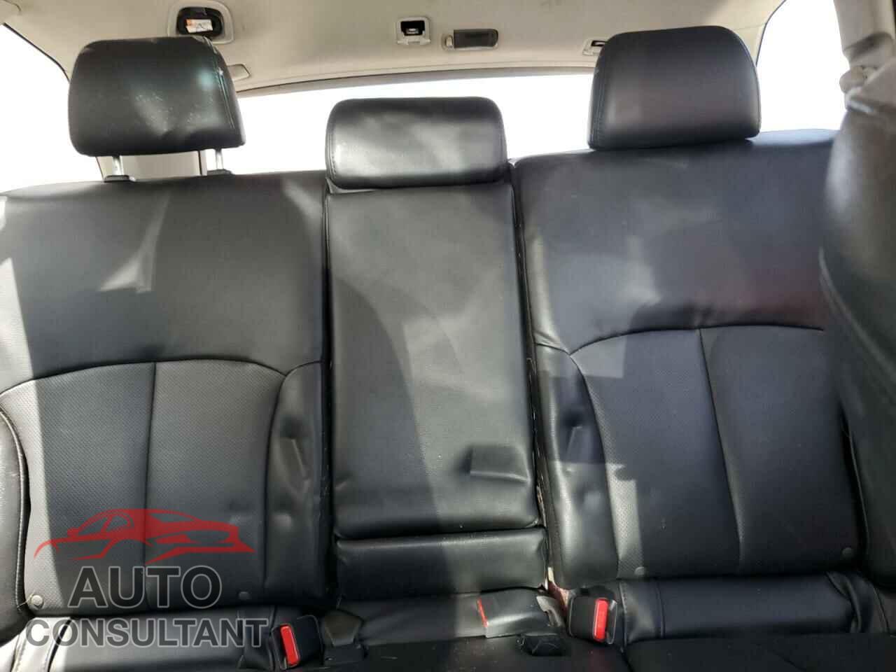 SUBARU OUTBACK 2014 - 4S4BRBLC5E3272447