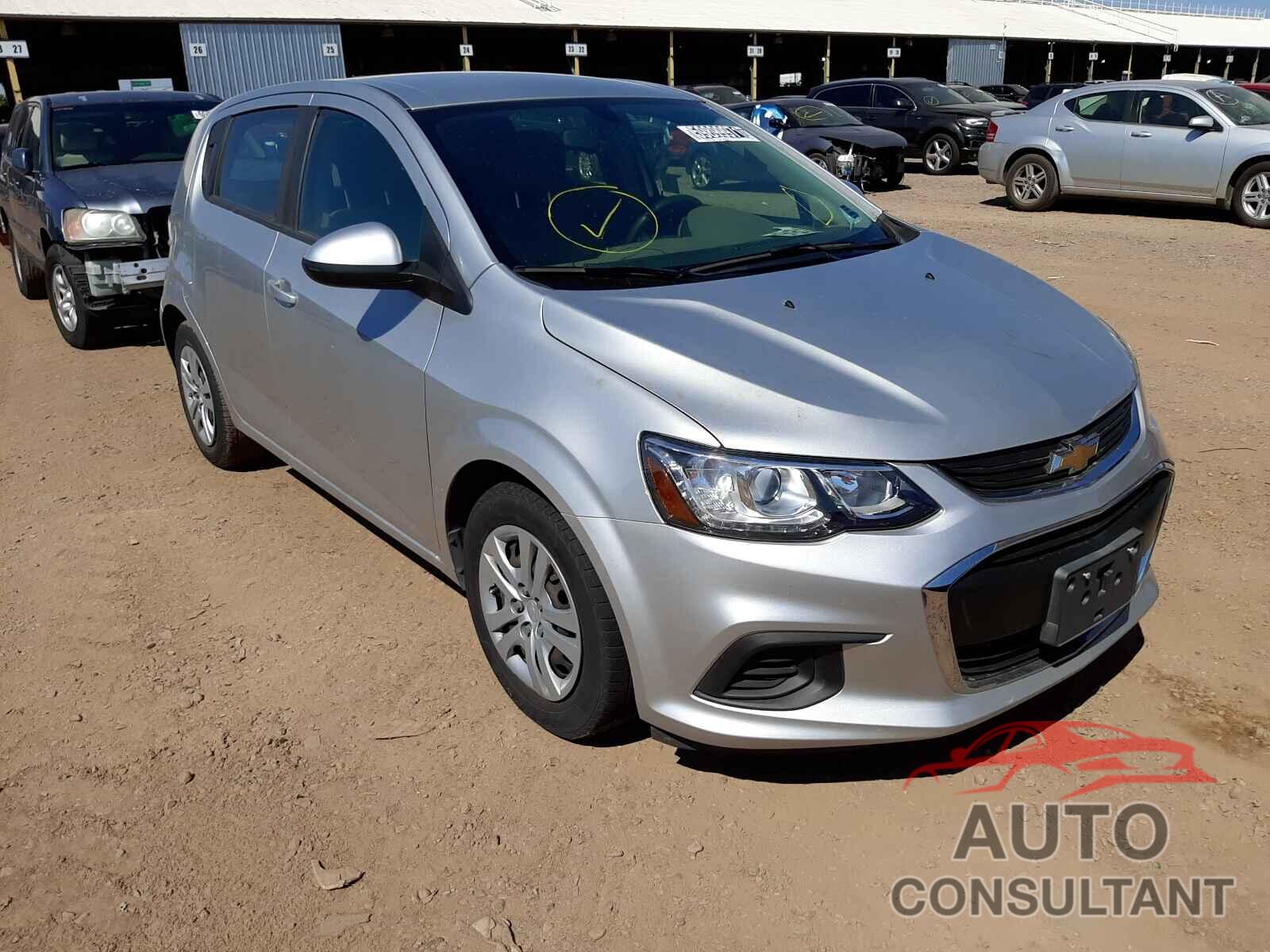CHEVROLET SONIC 2018 - 1G1JG6SH1J4104098