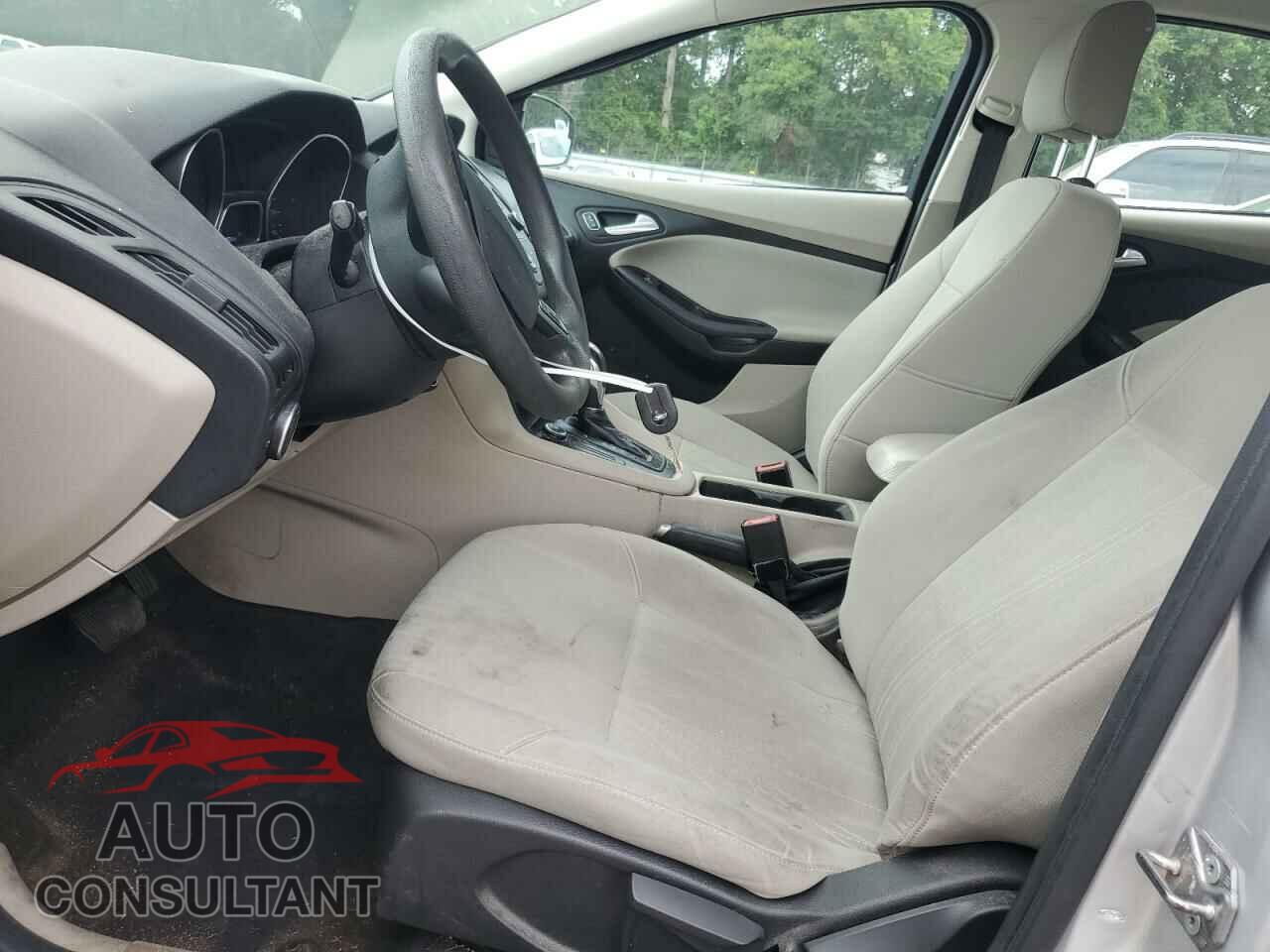 FORD FOCUS 2015 - 1FADP3K2XFL213967