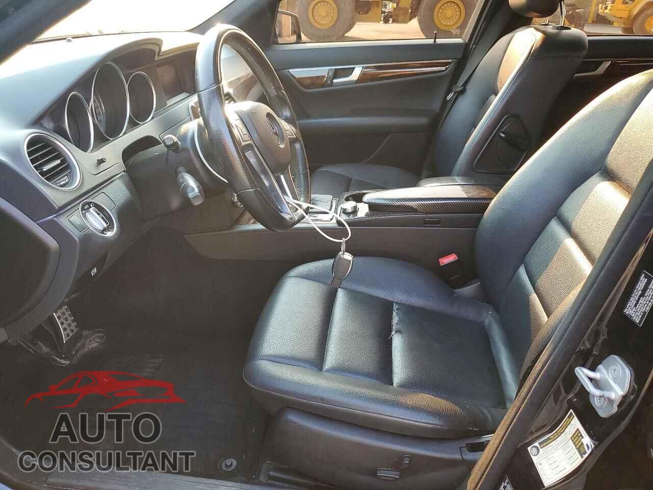 MERCEDES-BENZ C-CLASS 2012 - WDDGF8BB2CR205092