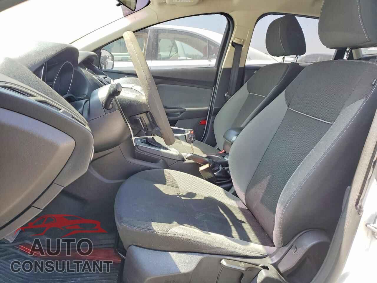FORD FOCUS 2014 - 1FADP3F27EL110840