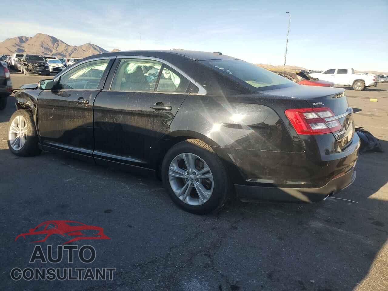 FORD TAURUS 2018 - 1FAHP2E86JG117878