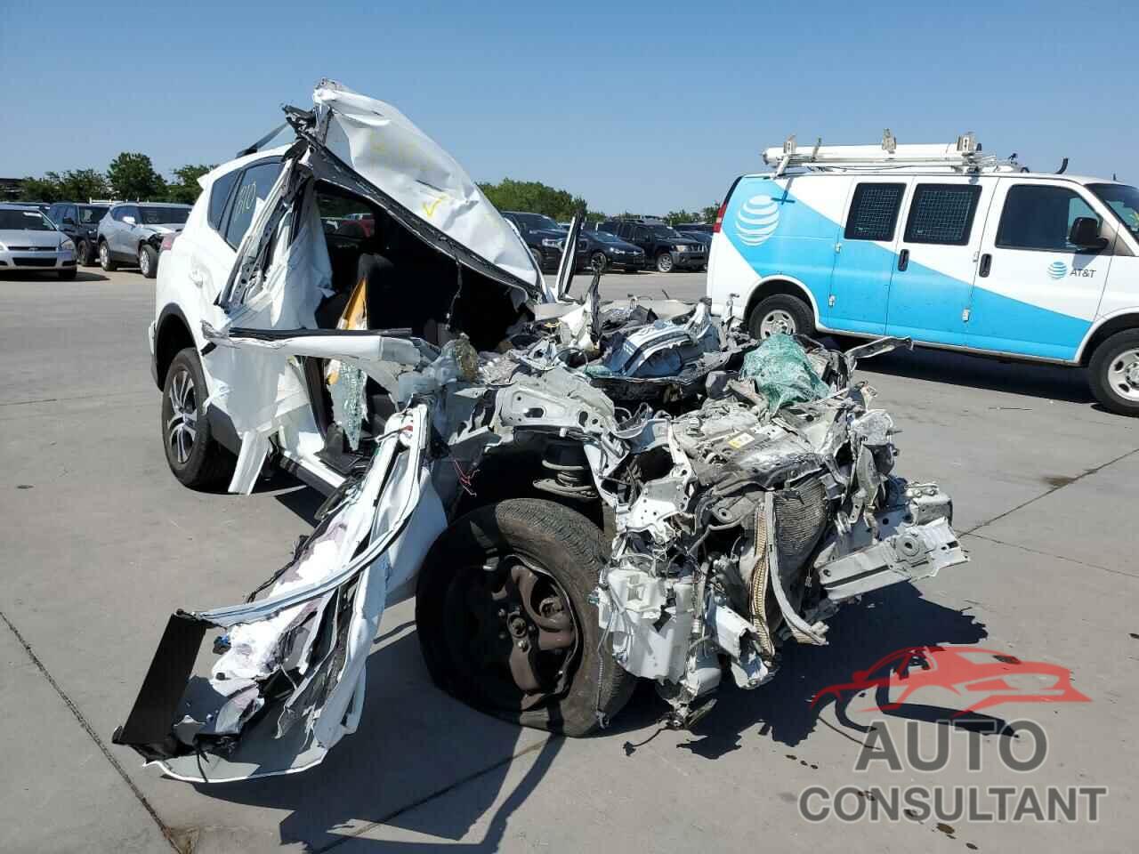 TOYOTA RAV4 2017 - JTMZFREV5HJ136984