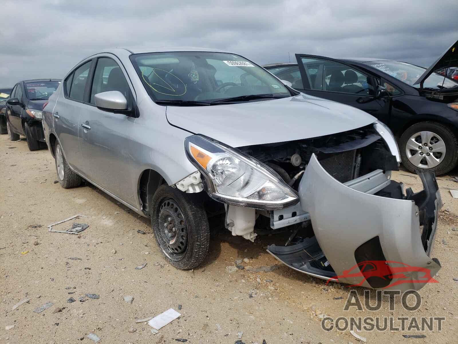NISSAN VERSA 2018 - 3N1CN7APXJL809435