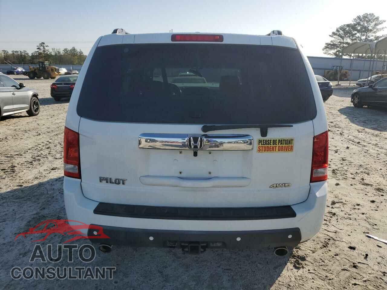 HONDA PILOT 2011 - 5FNYF4H50BB082728