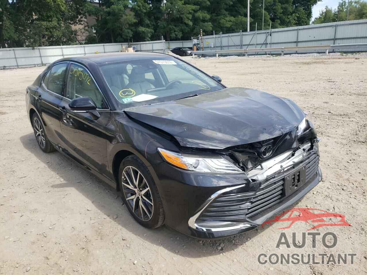 TOYOTA CAMRY 2022 - 4T1F11BK2NU056822