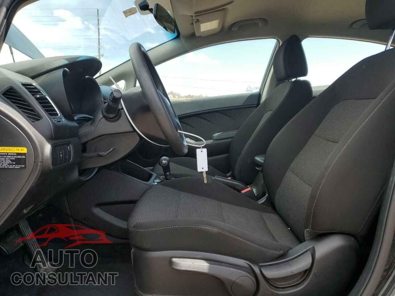 KIA FORTE 2017 - 3KPFK4A70HE116356