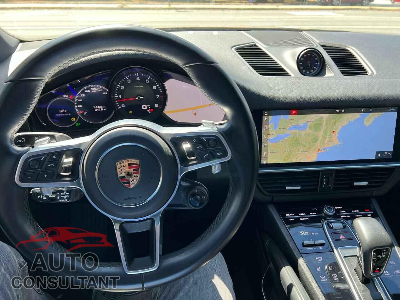 PORSCHE CAYENNE 2019 - WP1AA2AY3KDA00599