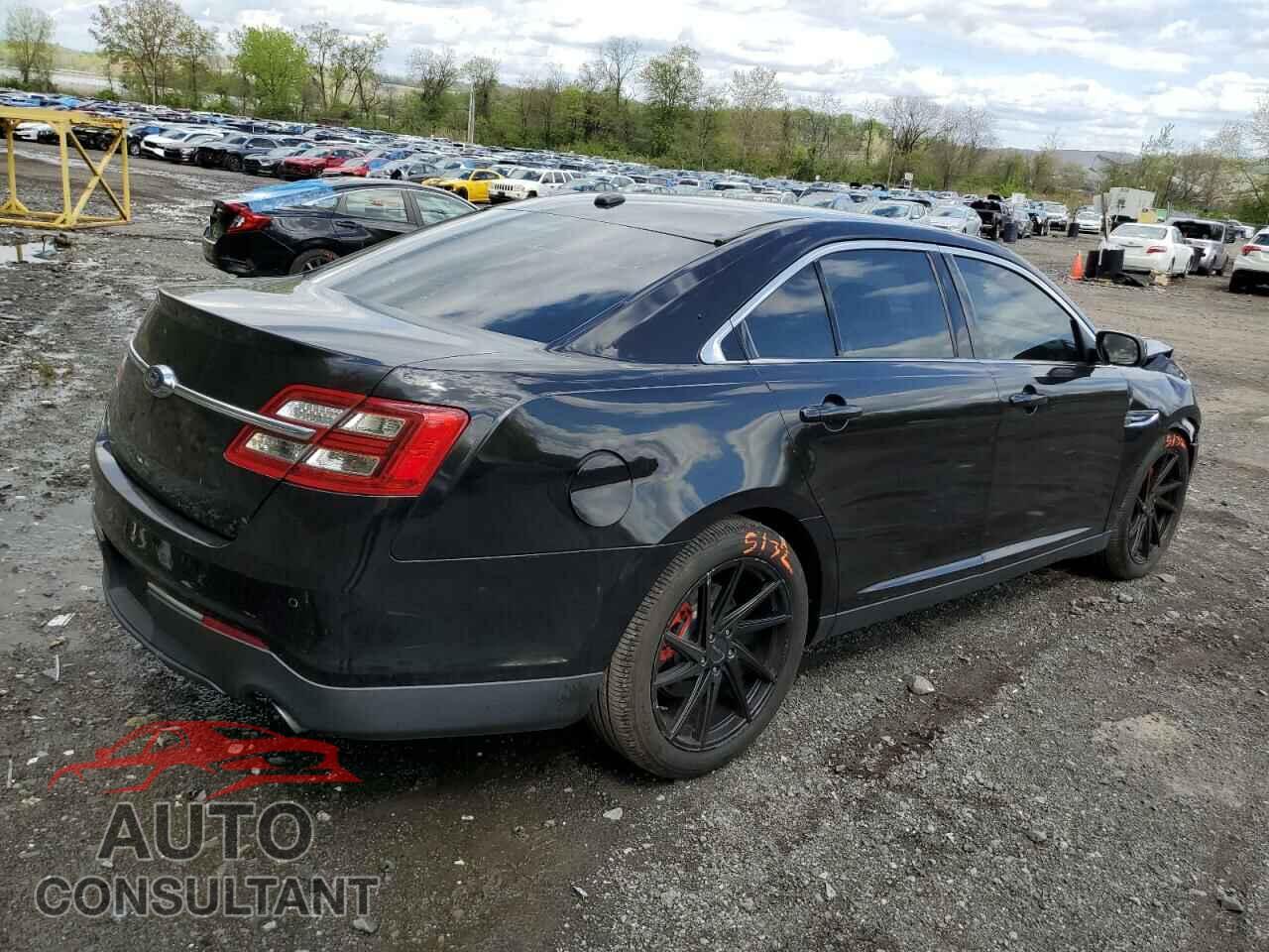 FORD TAURUS 2019 - 1FAHP2F82KG101225