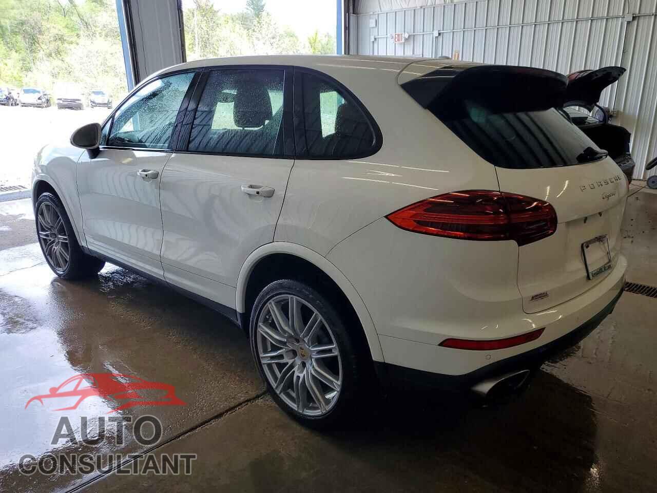 PORSCHE CAYENNE 2018 - WP1AA2A22JKA07176