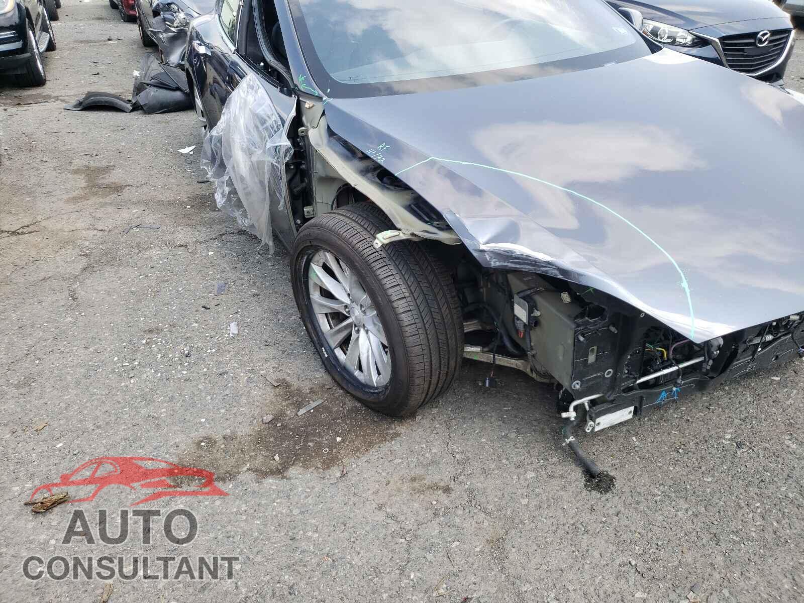 TESLA MODEL S 2018 - 5YJSA1E20JF243817