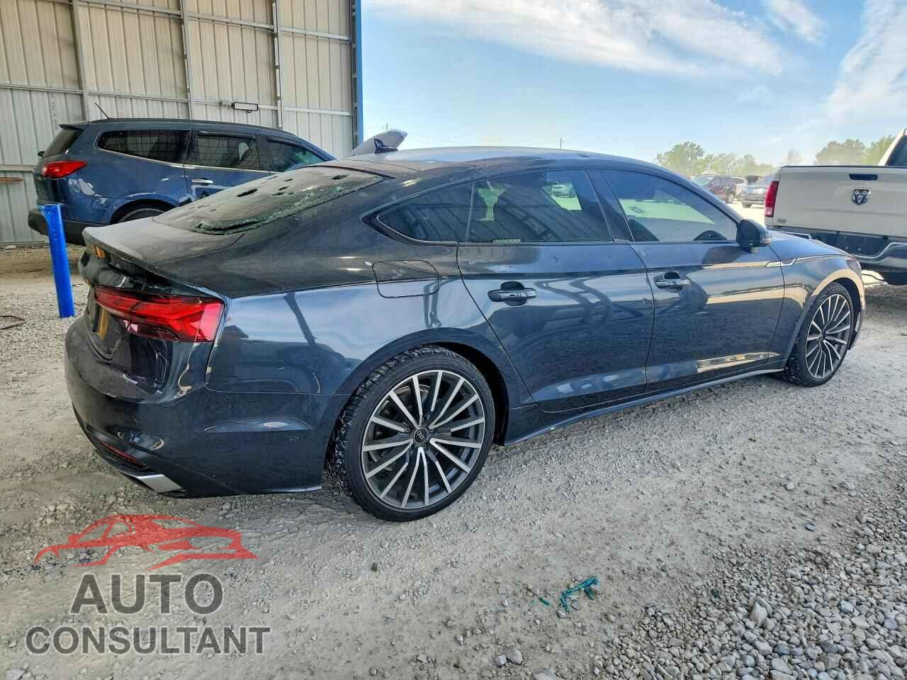 AUDI A5 2022 - WAUCBCF51NA012040