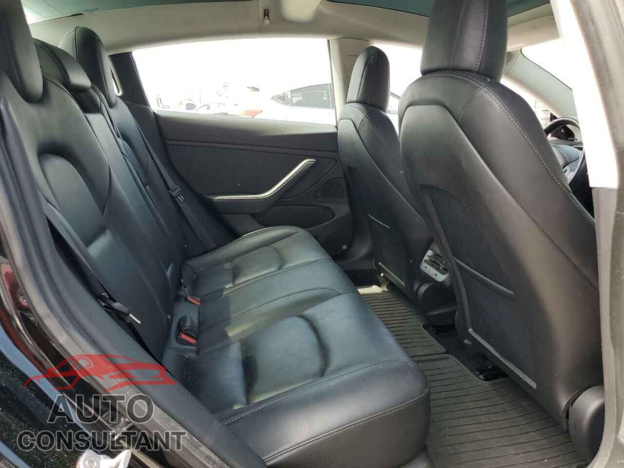 TESLA MODEL 3 2018 - 5YJ3E1EA6JF176429