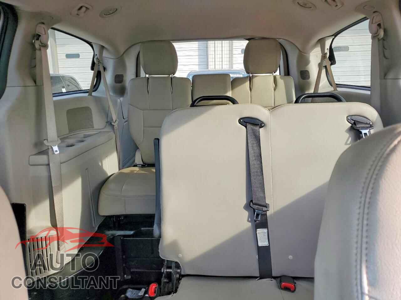 DODGE CARAVAN 2019 - 2C7WDGBG6KR792040