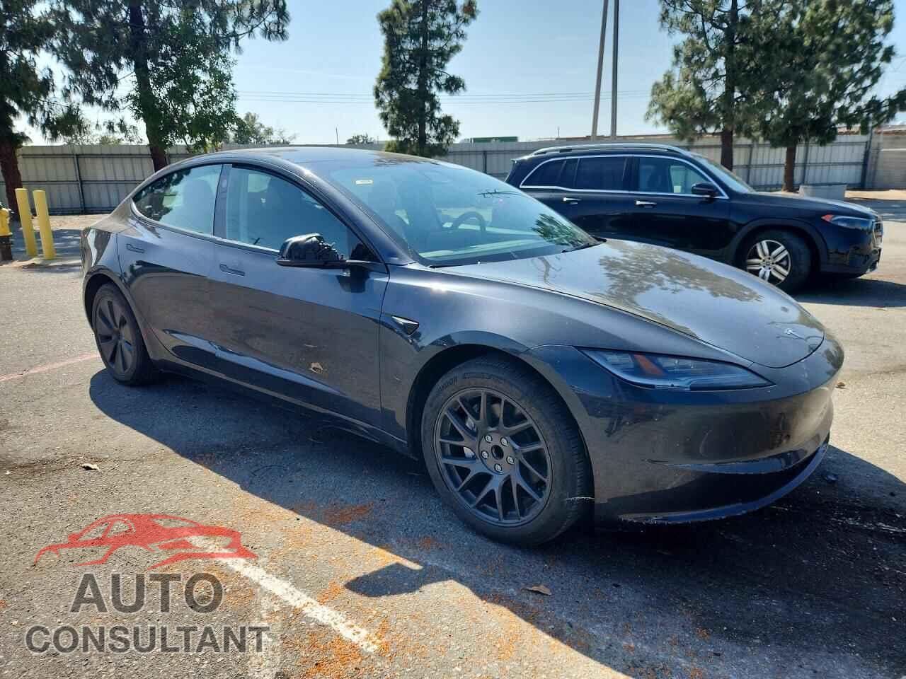 TESLA MODEL 3 2024 - 5YJ3E1EA3RF746933