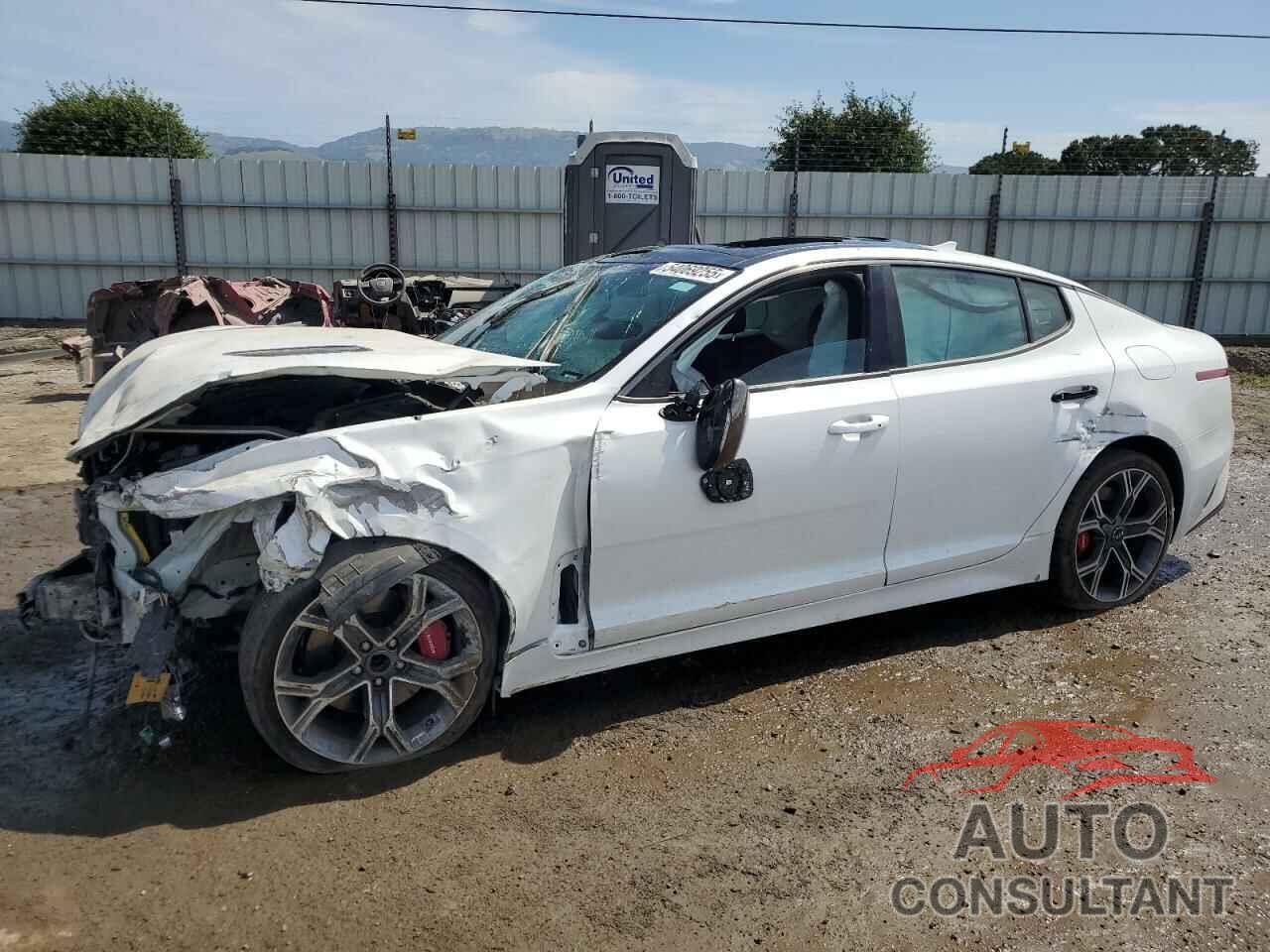 KIA STINGER 2019 - KNAE55LC3K6068526