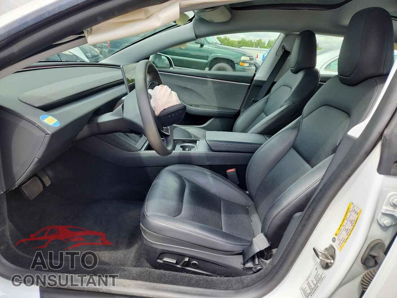 TESLA MODEL 3 2024 - 5YJ3E1EA9RF756852