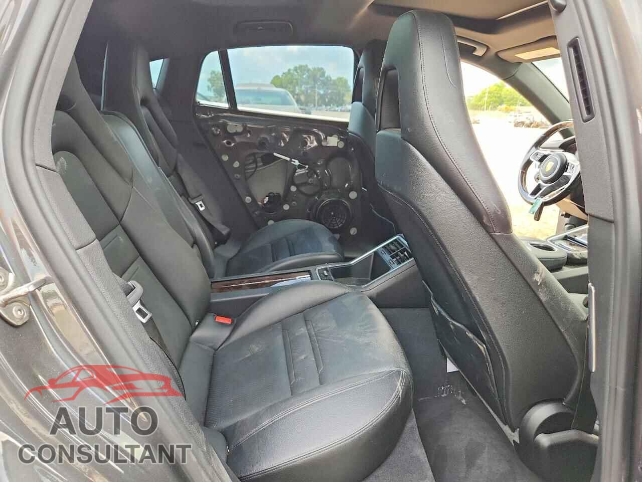 PORSCHE PANAMERA 2017 - WP0AA2A73HL100757