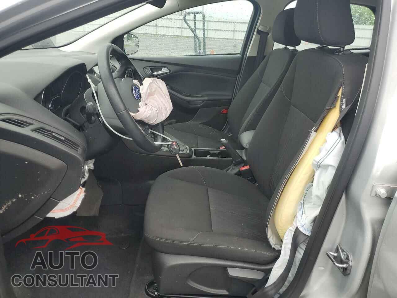 FORD FOCUS 2018 - 1FADP3M29JL291338