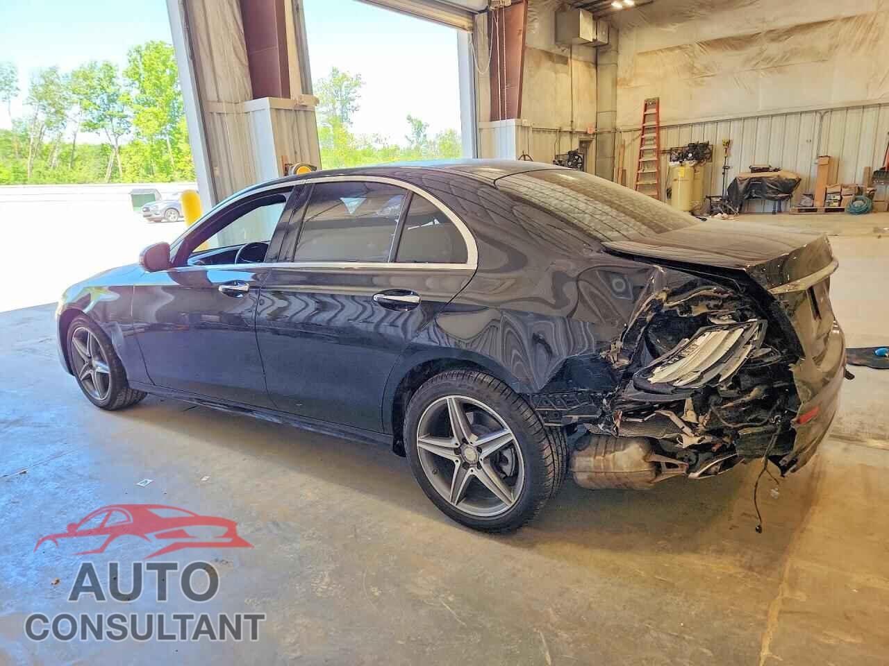MERCEDES-BENZ E-CLASS 2017 - WDDZF4KB2HA059249