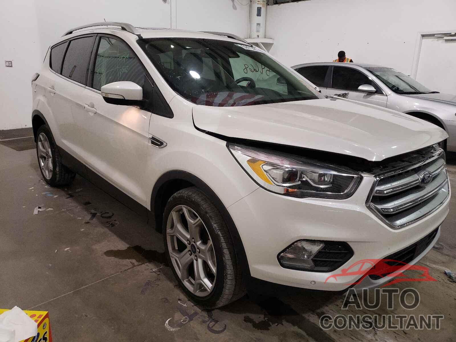 FORD ESCAPE 2017 - 1FMCU9J91HUE07652