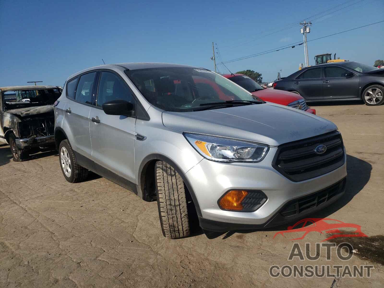FORD ESCAPE 2017 - 1FMCU0F71HUD18229