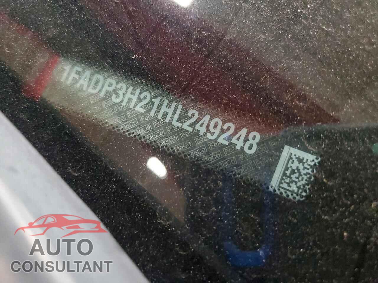 FORD FOCUS 2017 - 1FADP3H21HL249248