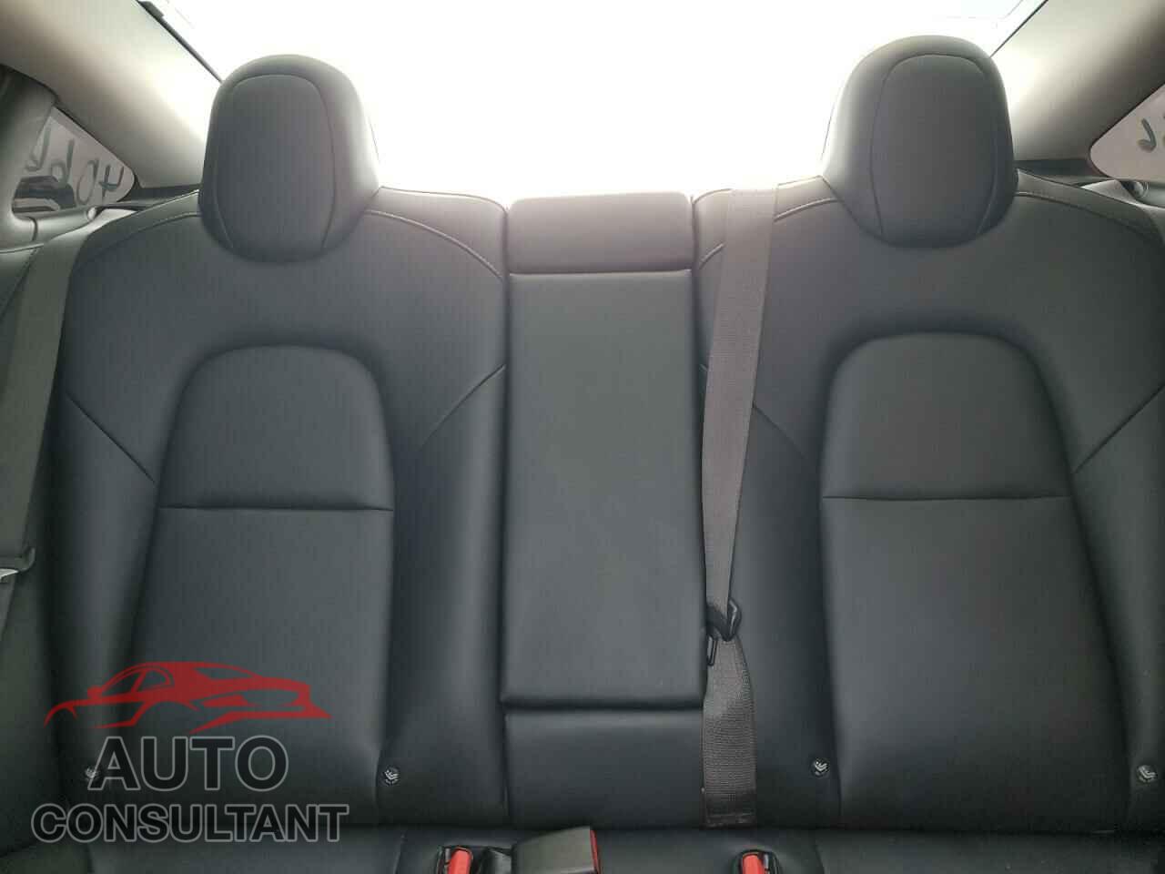 TESLA MODEL 3 2018 - 5YJ3E1EB2JF085151